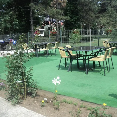 Konukevi Nicolas Tripla *